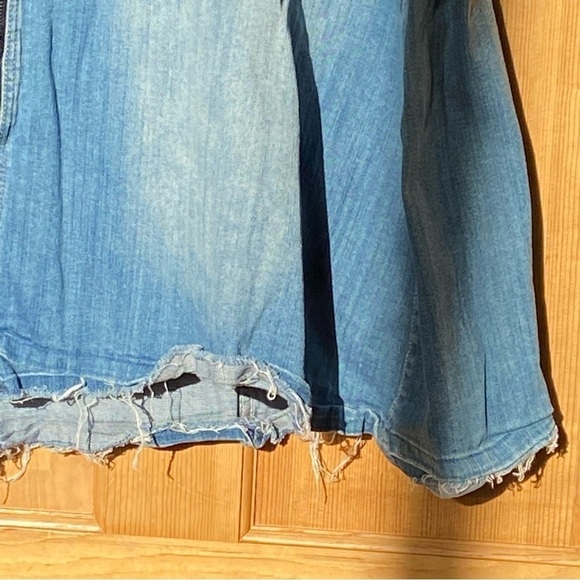 Lane Bryant Zip Front Raw Hem Distressed Denim Jean A-Line Skirt Size 28 - Picture 6 of 16